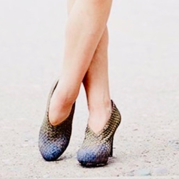 Woven Stretch Fabric Stiletto Heel Ankle Bootie - Picture 2 of 7